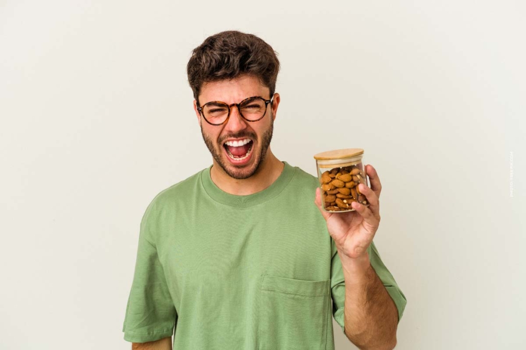 ernahrung-nusse-glas-mann-vorteile-ballaststoffe-youtube-was-steckt-darin-pekannuss-pistazien-mandel-erdnuss-cashew-pinienkerne