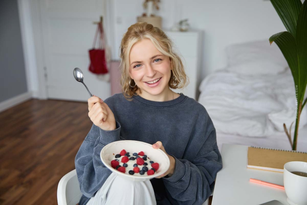 jogurt-tipps-instagram-zuhause-plan-morgens-meal-prep-tag-milch-musli-obst-beeren